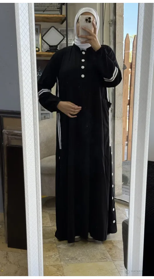 عباية بتصميم رياضي