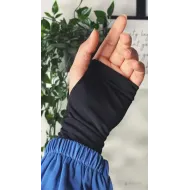 معصم يد بإصبع