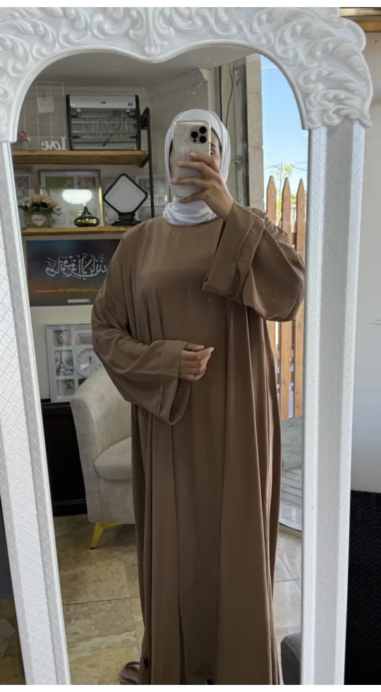 عباية بتصميم خليجي