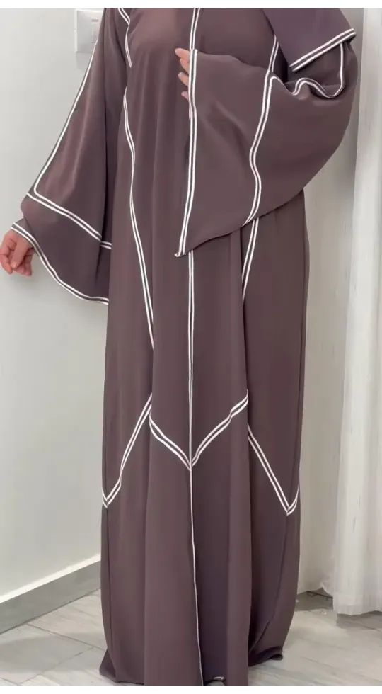 عبايات مخططة