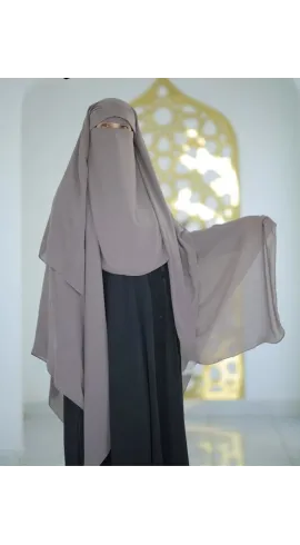 نقاب الملكي العملاق