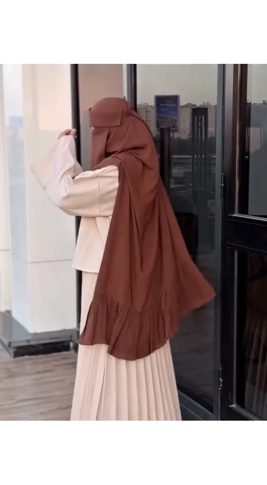 نقاب مع خمار مستطيل بطرف مكشكش
